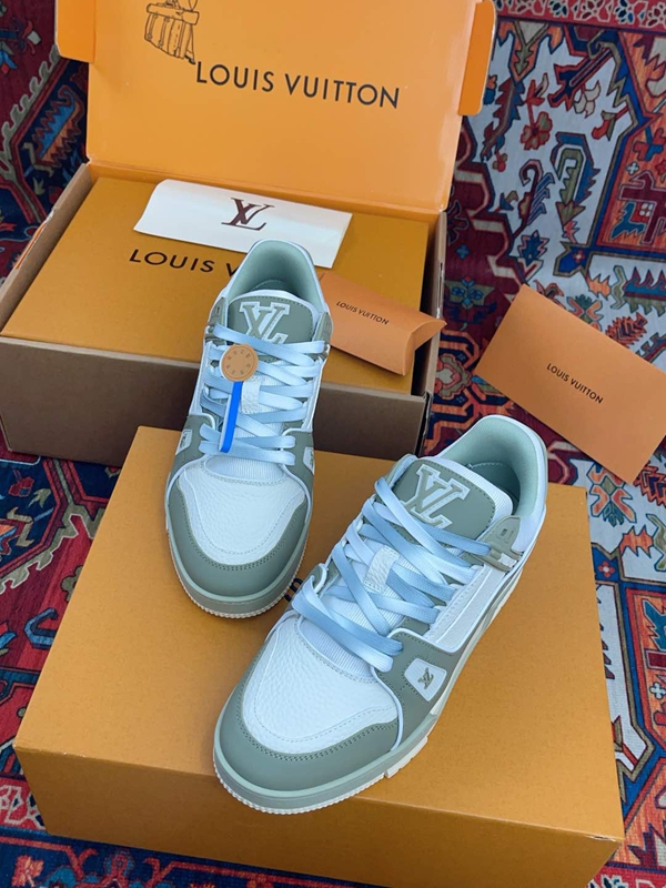 ルイヴィトン靴背面デザイン